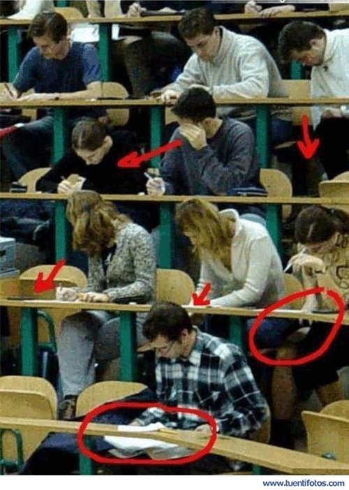 Personas de Copiando en Examen