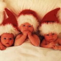 Miniatura de Bebes Con Gorros De Papa Noel